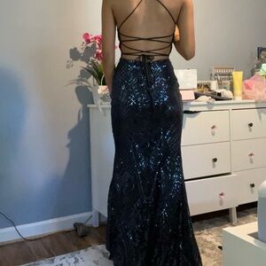 windsor Dress XS like New. Great condition. wear one time only.